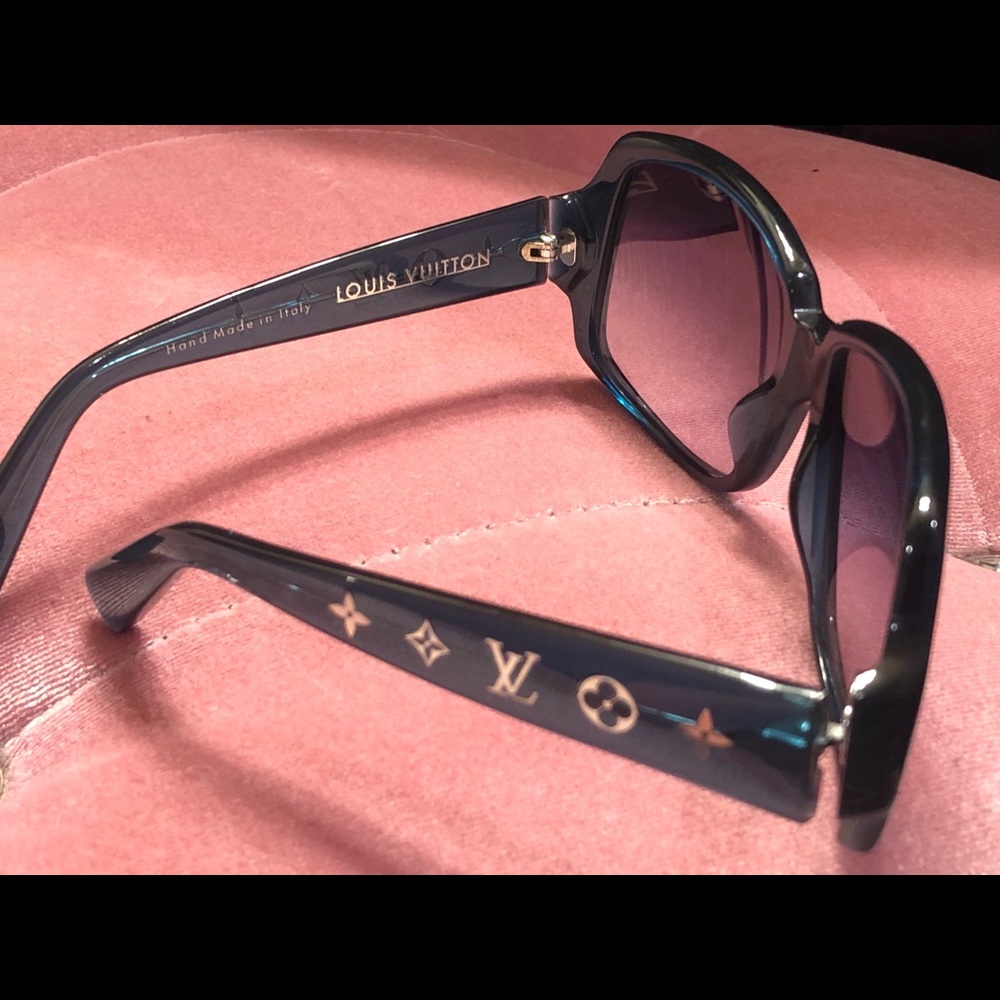 Authentic Louis Vuitton Obsession Carre Teal π - Picture 3 of 7